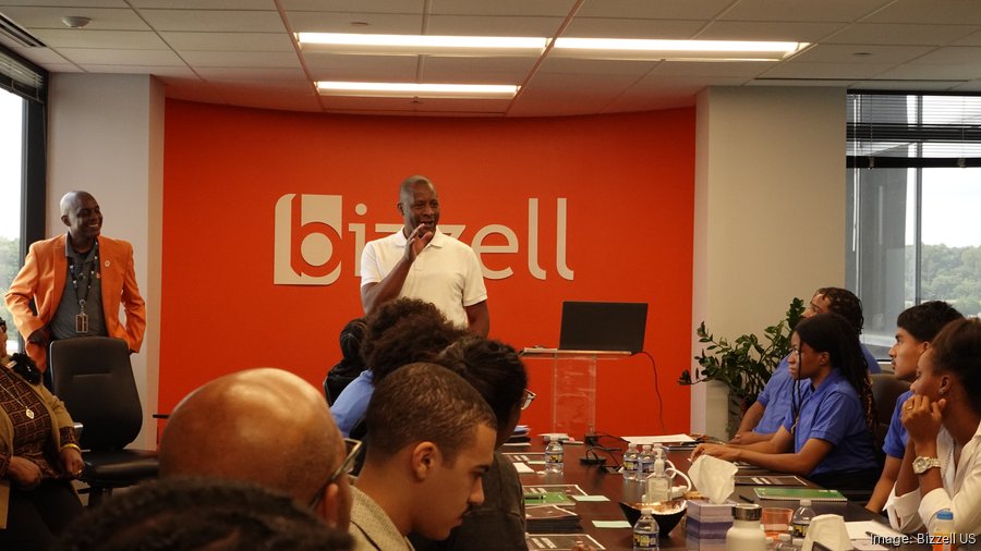 bizzell-ai-lab-082725_900xx5472-3078-0-285